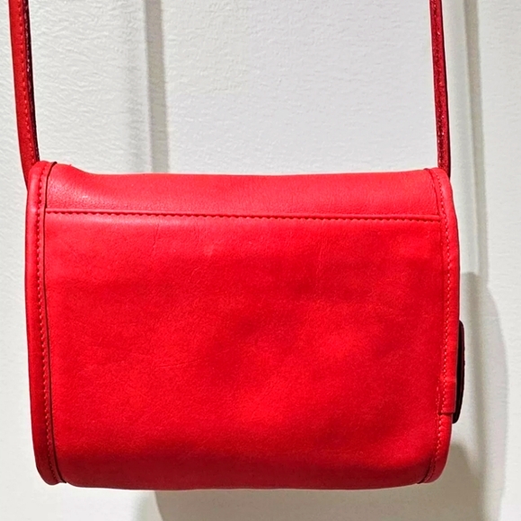 VINTAGE COACH CHRYSTIE FLAP CROSSBODY SHOULDER BAG (RED) 9892 - Picture 8 of 15
